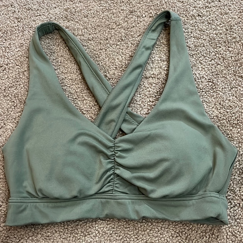 Cross back sports bra